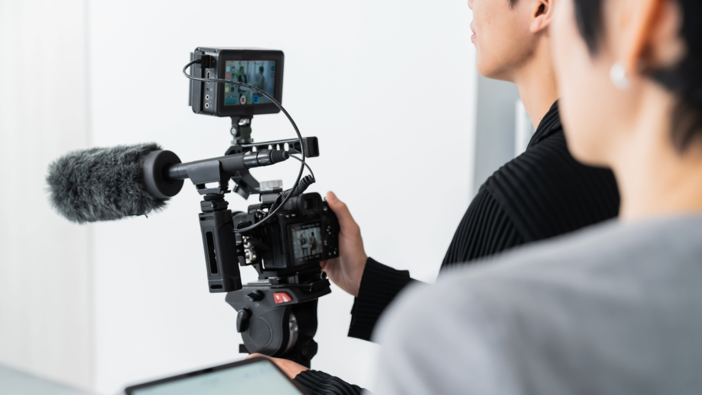 製品の魅力や使用方法を動画で発信